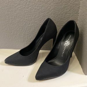 Matte black snake Rock & Republic high heels - 7.5 - excellent condition